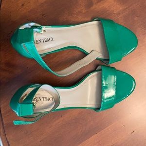 Ellen Tracy wedge sandals